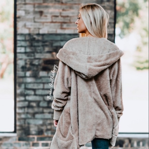 Oversized Fuzzy Hoody Jacket - Picture 3 of 3